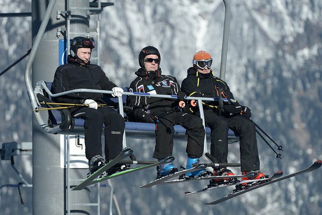 iВладимир Путин лично испытал горнолыжную трассу в Сочи и осмотрел олимпийские объекты