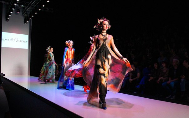 Fashion Week Russia открыло неделю моды в столичном "Манеже"